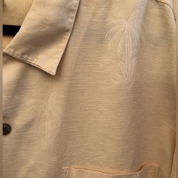 Tommy Bahama 100% Silk Light Orange Palm Tree Textured Hawaiian Shirt XL - Picture 6 of 16